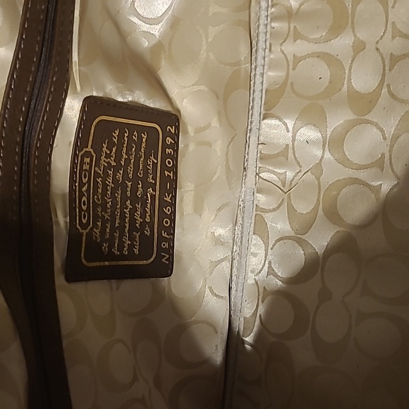 Coach Weekender - Picture 2 of 3